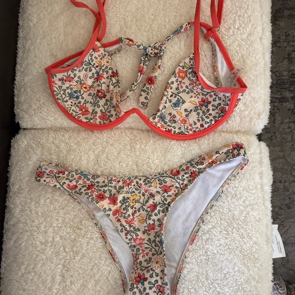 SHEIN Floral Underwire Bikini Set in Floral